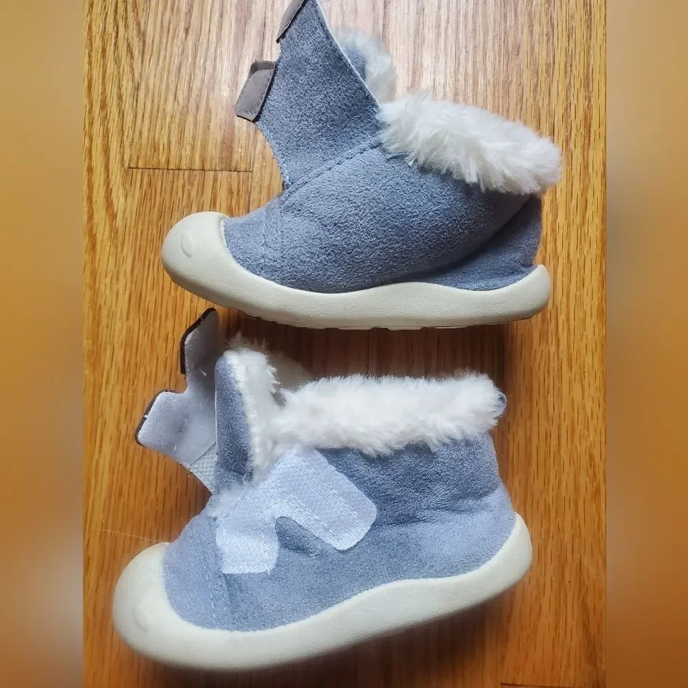 Vigny Honey baby shoes gray/white faux fur, size 17 (6-12M)